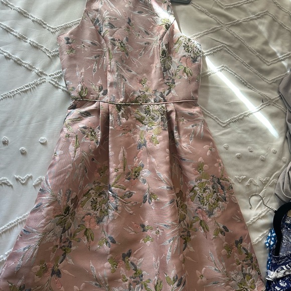 Women dress - Picture 2 of 6